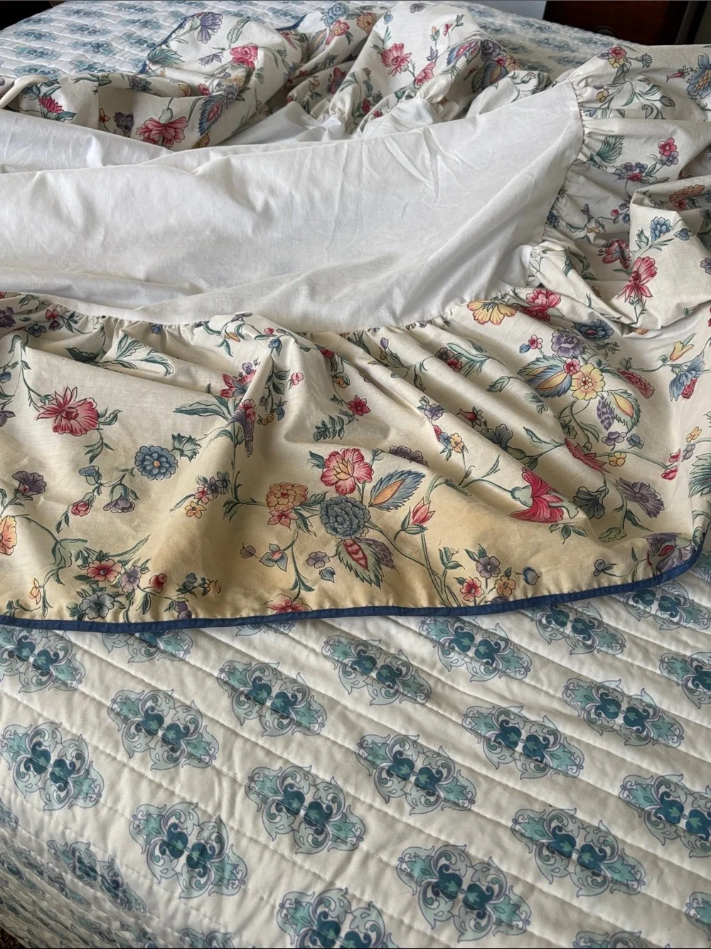 Vintage Laura Ashley Floral Gathered Bedskirt TWIN
